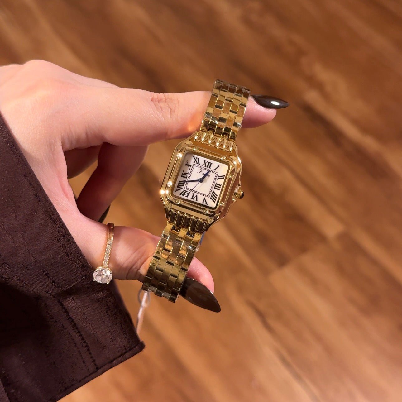 Elisse Uhr