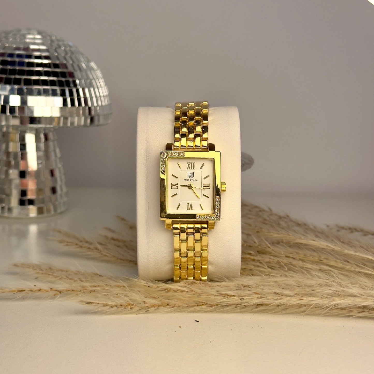 Square-Edged Gold Dial with Classic Steel Chain Watch